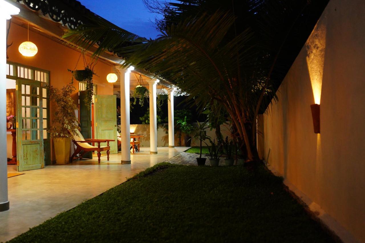 Ronaya Surf Waves Villa Диквела Екстериор снимка