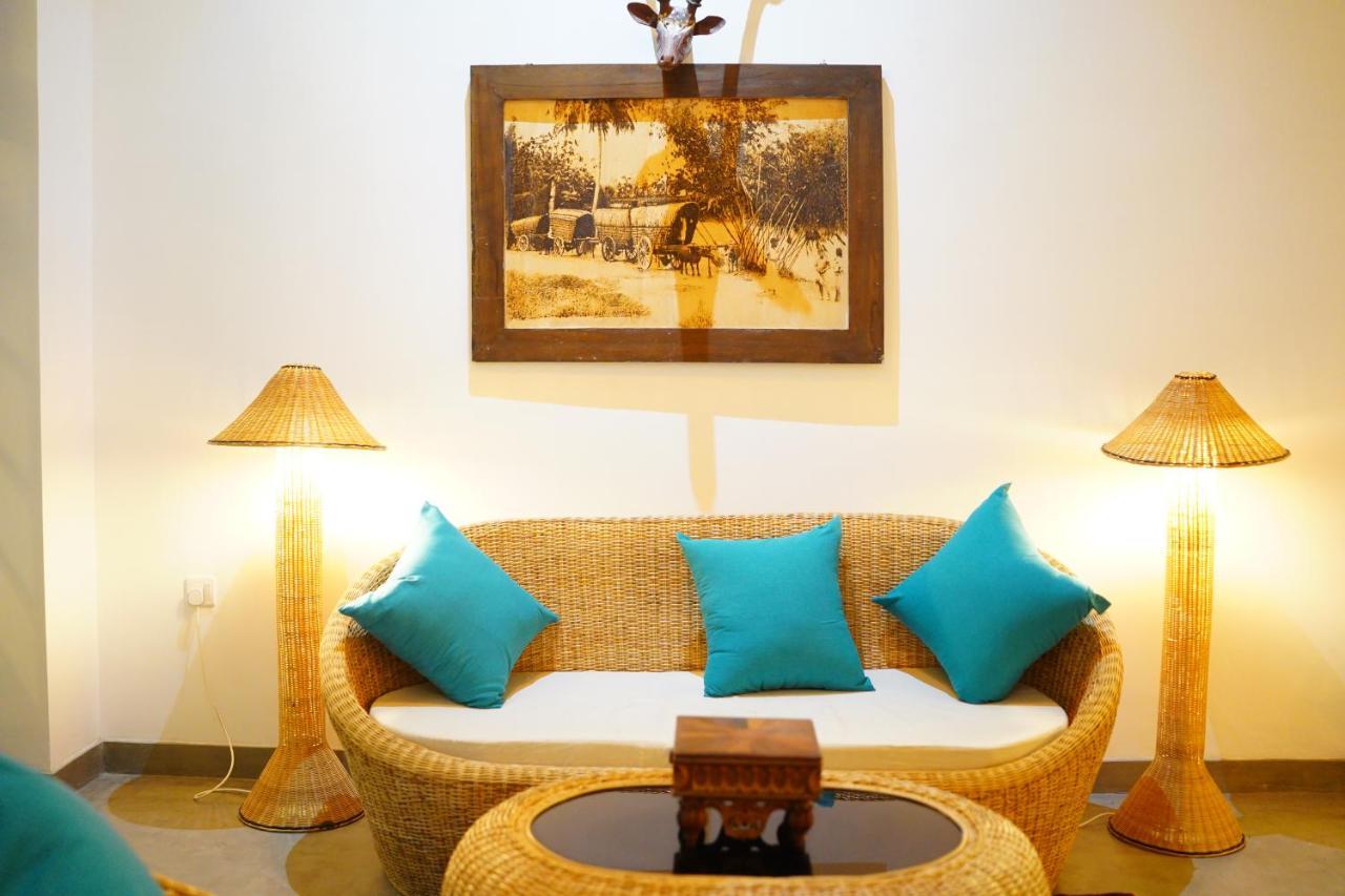Ronaya Surf Waves Villa Диквела Екстериор снимка