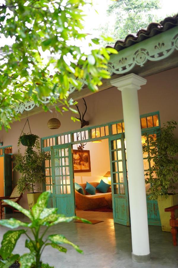 Ronaya Surf Waves Villa Диквела Екстериор снимка