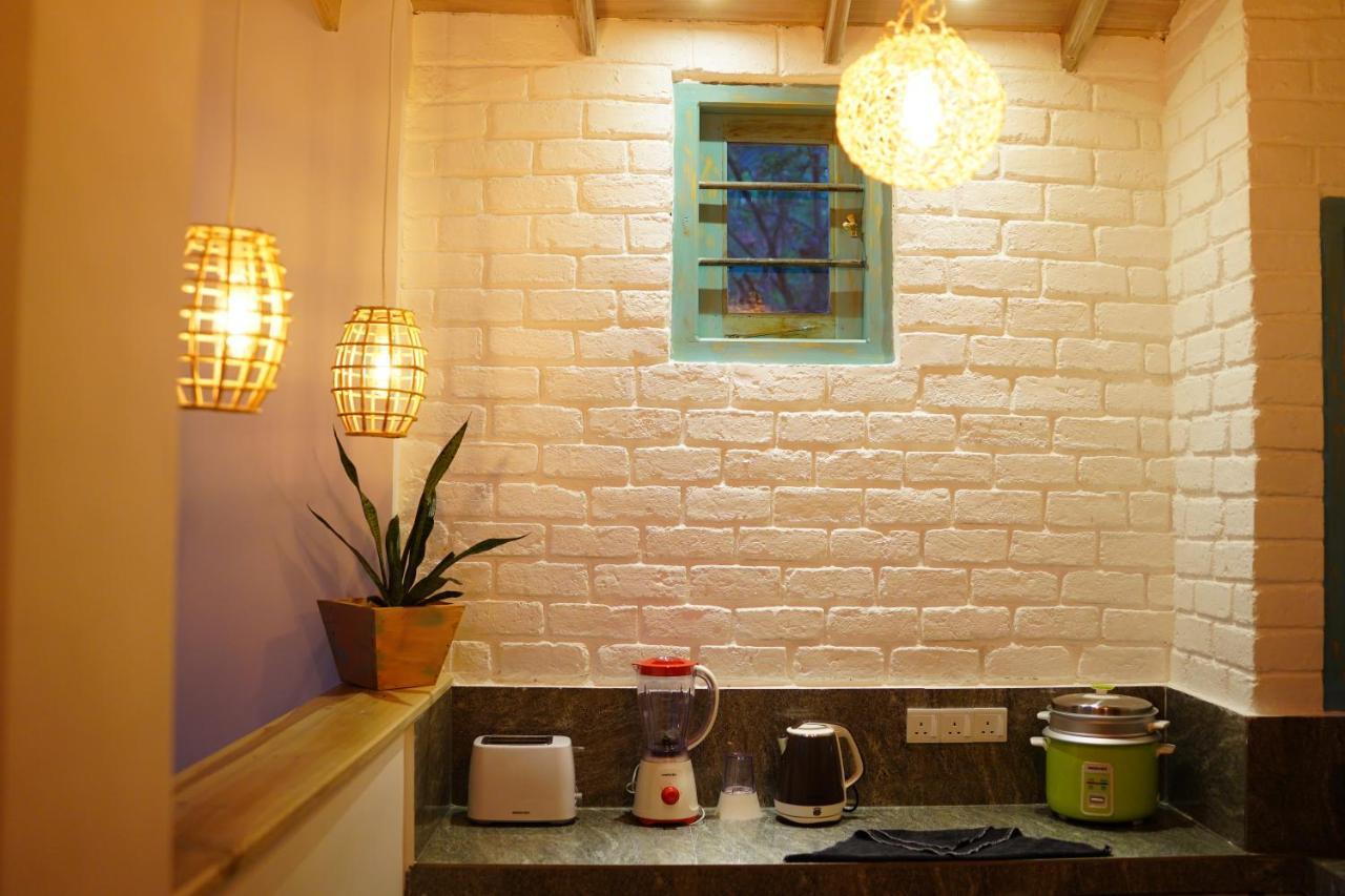 Ronaya Surf Waves Villa Диквела Екстериор снимка