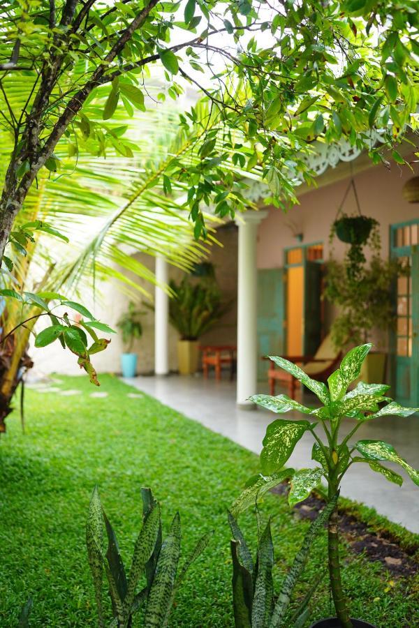 Ronaya Surf Waves Villa Диквела Екстериор снимка