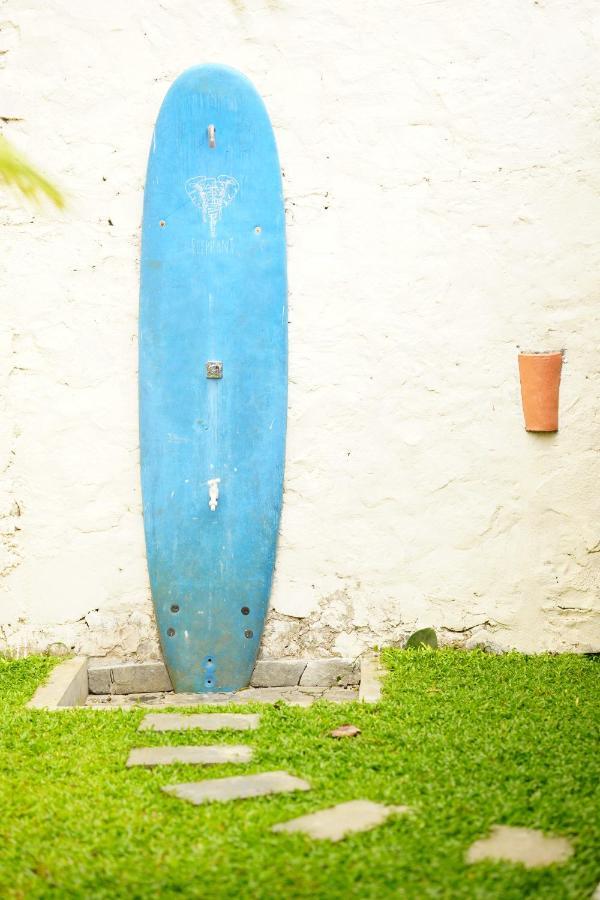 Ronaya Surf Waves Villa Диквела Екстериор снимка