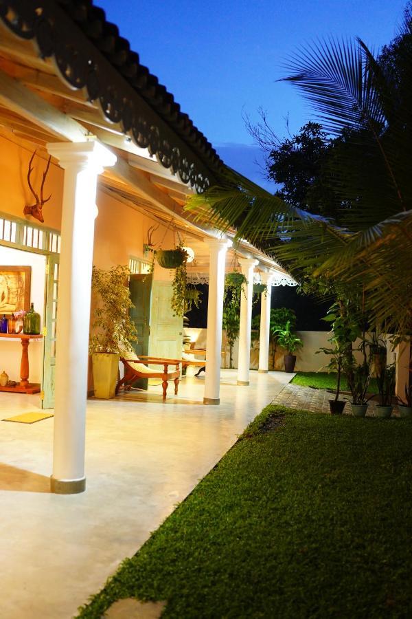 Ronaya Surf Waves Villa Диквела Екстериор снимка