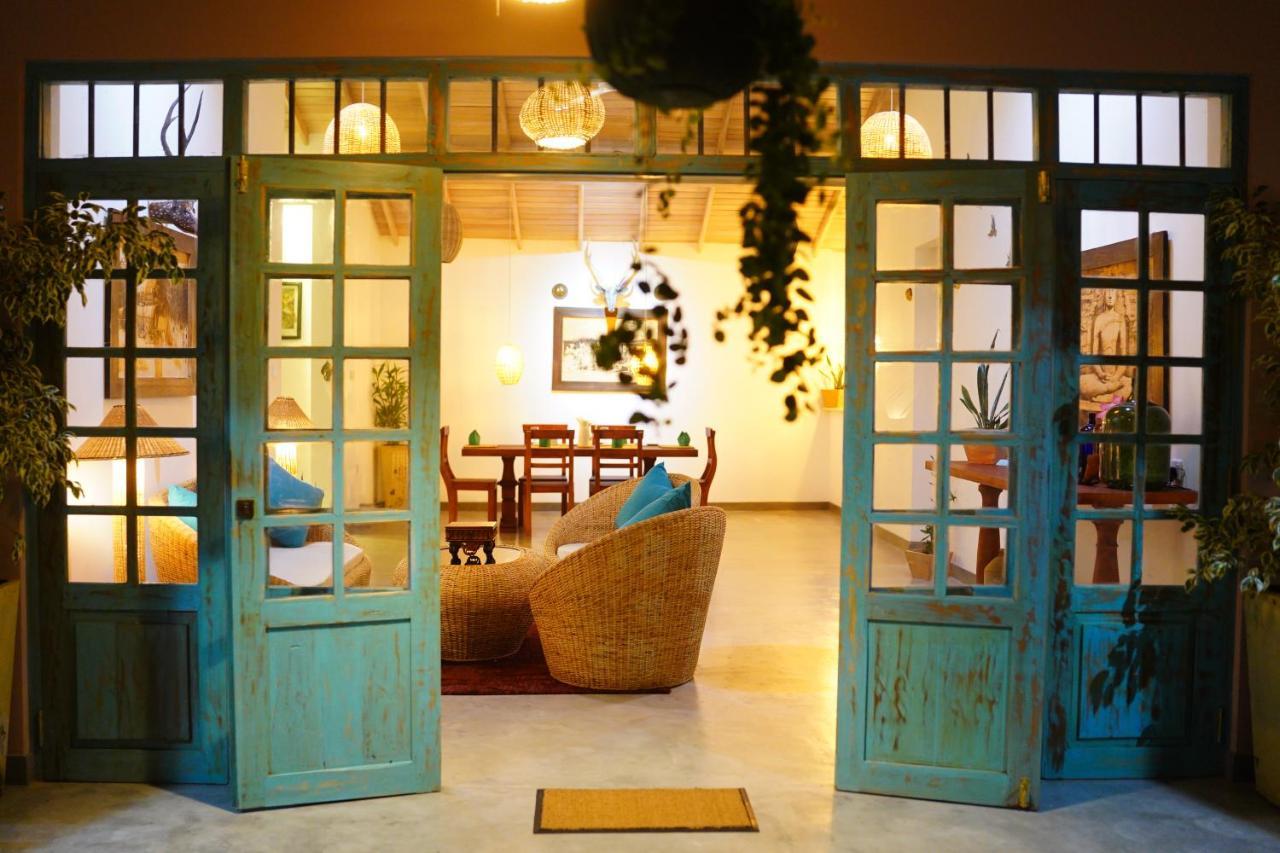 Ronaya Surf Waves Villa Диквела Екстериор снимка