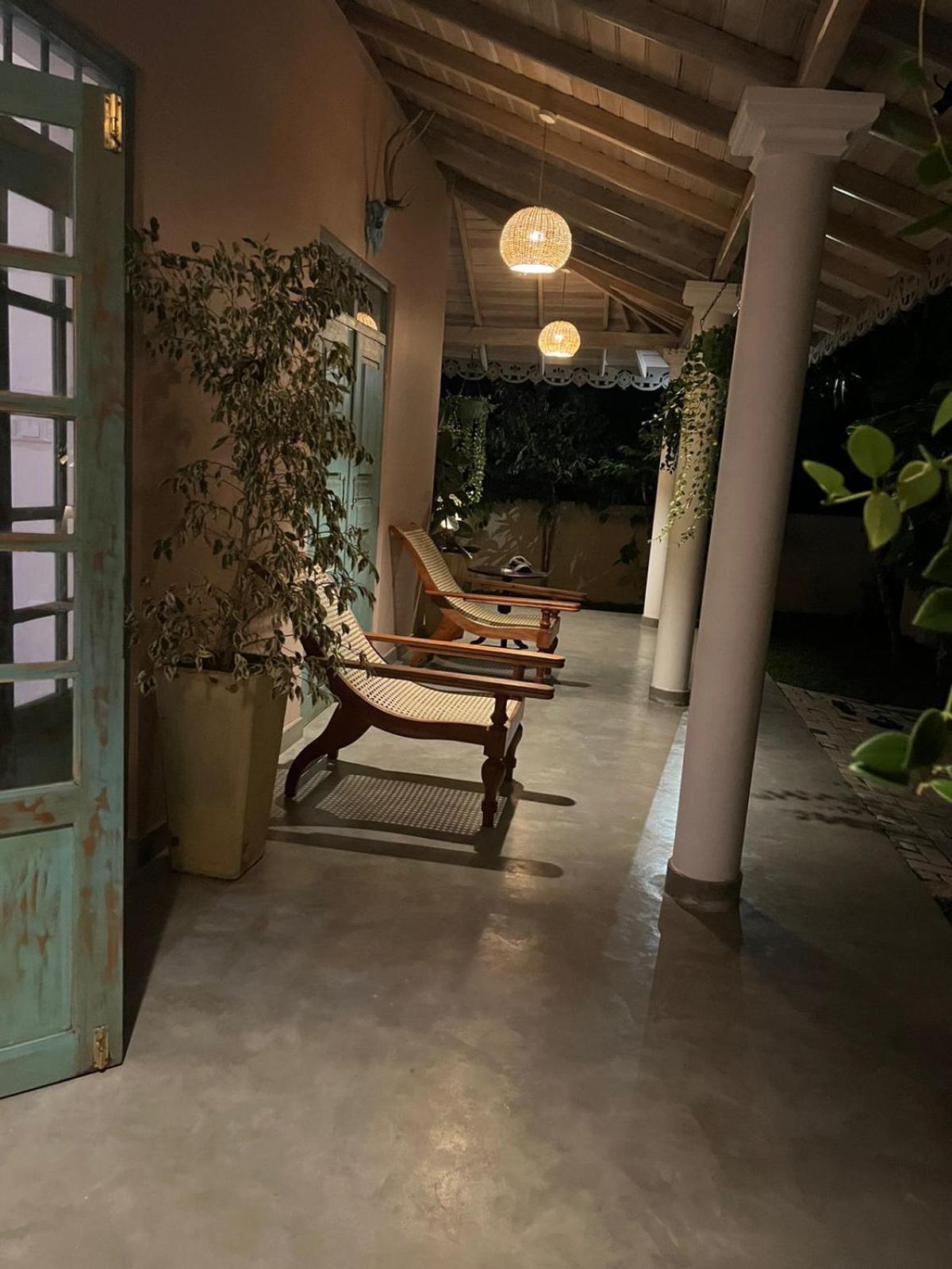 Ronaya Surf Waves Villa Диквела Екстериор снимка